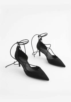 Nieuwkomers -Chique Schoenen Winkel 04fa2ddc4d8046cda6fbbcf1a323cdf8