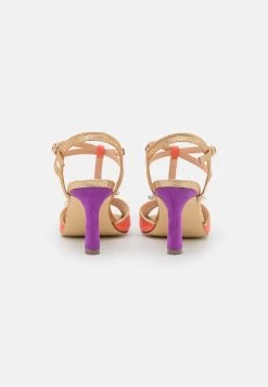 Menbur Sandalen Met Hoge Hak - Peach -Chique Schoenen Winkel 1d51f69d79c74fa79385c24d115c054c