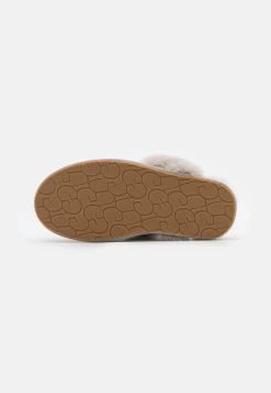 Ugg Scuffette - Pantoffels - Campfire -Chique Schoenen Winkel 34b3b5b680e542a2965aad3de8f52467