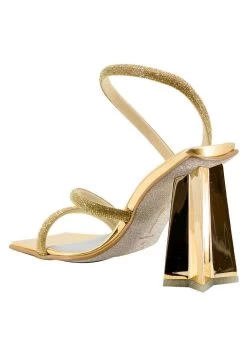 Chiara Ferragni Sandalen - Gold -Chique Schoenen Winkel 38f96e78fc954f8cb50a2128984a415f