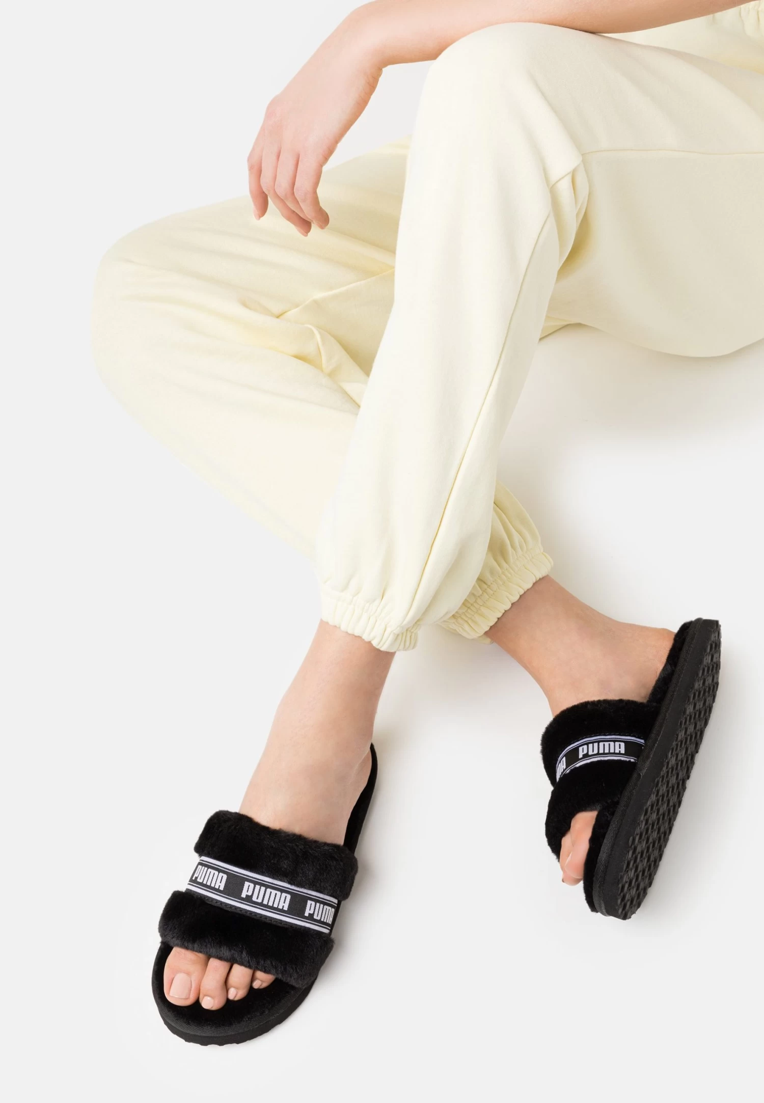 Puma Fluff - Pantoffels - Black/White 1 Puma Fluff - Pantoffels - Black/White