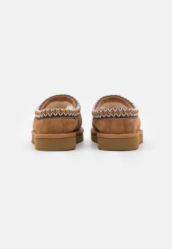 Ugg Tasman - Pantoffels - Chestnut 13 Ugg Tasman - Pantoffels - Chestnut -Chique Schoenen Winkel 4179e933c68b4d51a5b159417623f4d3