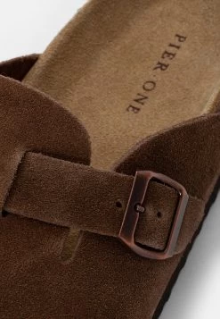 Pier One Leather Unisex - Pantoffels - Brown -Chique Schoenen Winkel 47364cdc1dcd4794860a5f6810594e6c