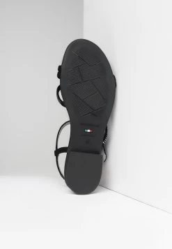 NeroGiardini Sandalen - Nero 9 NeroGiardini Sandalen - Nero -Chique Schoenen Winkel 5226094e58fa4efe83a0d8262d7e41e1