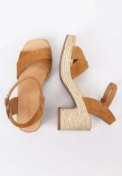 Letitta - Sandalen Met Plateauzool - Camel -Chique Schoenen Winkel 64f92b54b2124af29bf48f10840bdf78