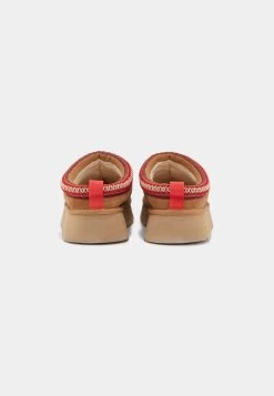Ugg Tazz - Pantoffels - Chestnut -Chique Schoenen Winkel 725e2db6df094e579025c7c6df03031a
