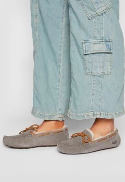Ugg Dakota - Pantoffels - Pewter 11 Ugg Dakota - Pantoffels - Pewter -Chique Schoenen Winkel 8872796252974625a4c221ab2e96717a