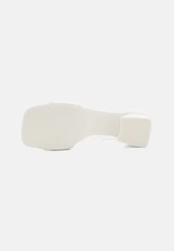 Call It Spring Vickie - Sandalen - White -Chique Schoenen Winkel 99b2037c520e4ef9958077820096fbd7