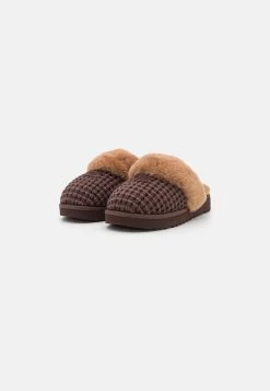 Ugg Cozy - Pantoffels - Burnt Cedar 8 Ugg Cozy - Pantoffels - Burnt Cedar -Chique Schoenen Winkel b61158c37ff7456b8d327b2e84612ba9