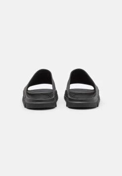 Iceberg New Unisex - Badslippers - Black -Chique Schoenen Winkel b9ef90eb21e4499fb3979c52e6f2744e
