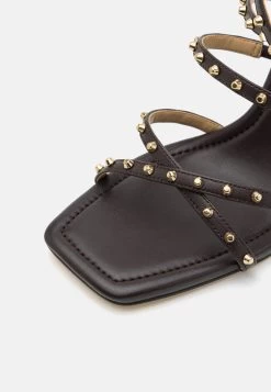 MICHAEL Michael Kors Imani Strappy- Sandalen - Chocolate 13 MICHAEL Michael Kors Imani Strappy- Sandalen - Chocolate -Chique Schoenen Winkel ee941fda2810445b9bd246448d16cb83