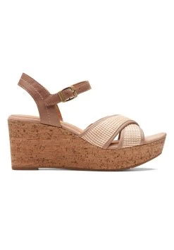 Clarks Elleri Plum - D - Sandalen Met Sleehak - Beige / Brown 13 Clarks Elleri Plum - D - Sandalen Met Sleehak - Beige / Brown -Chique Schoenen Winkel f3c728ff503c44628ef29785e7d65a4b